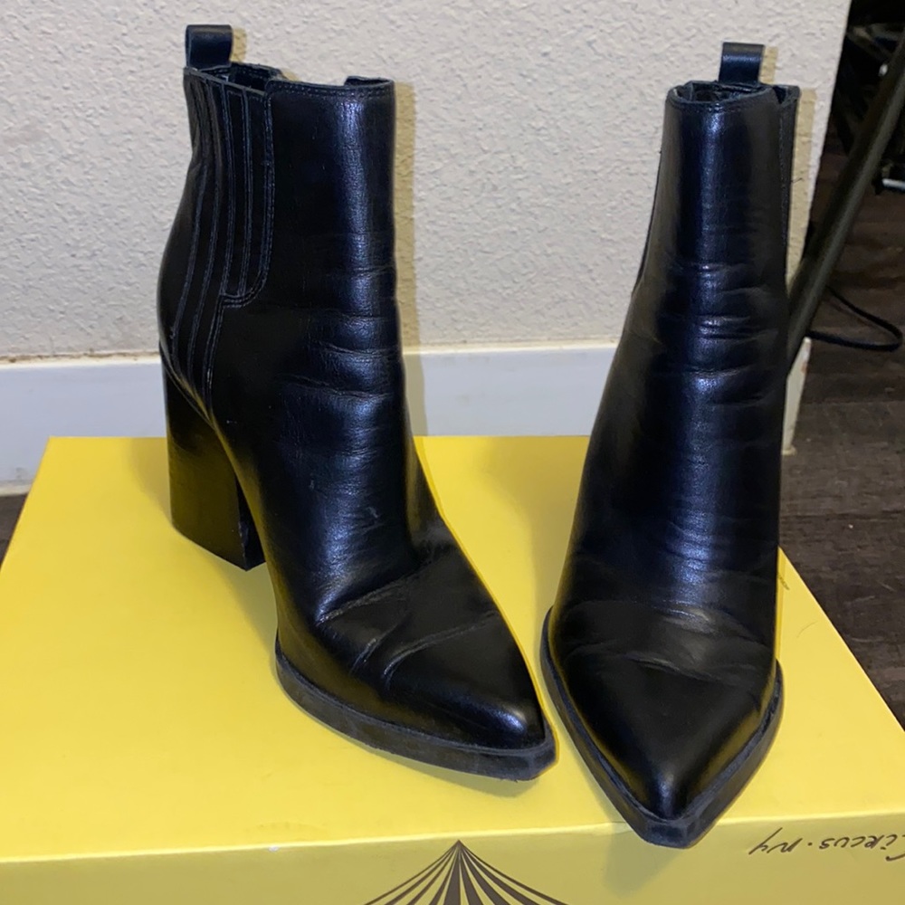 Marc Fisher, pointy boots 5.5